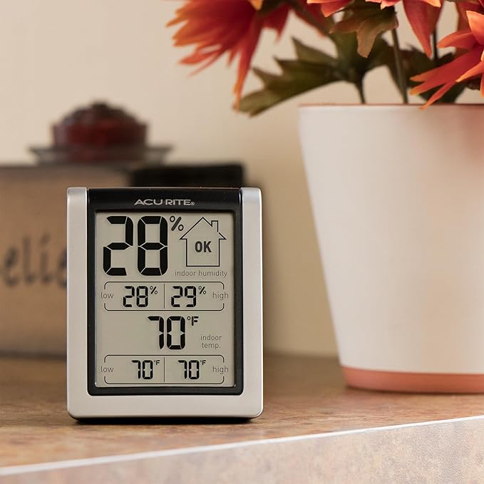 AcuRite Wireless Digital Indoor Thermometer and Hygrometer Monitor - Image 4